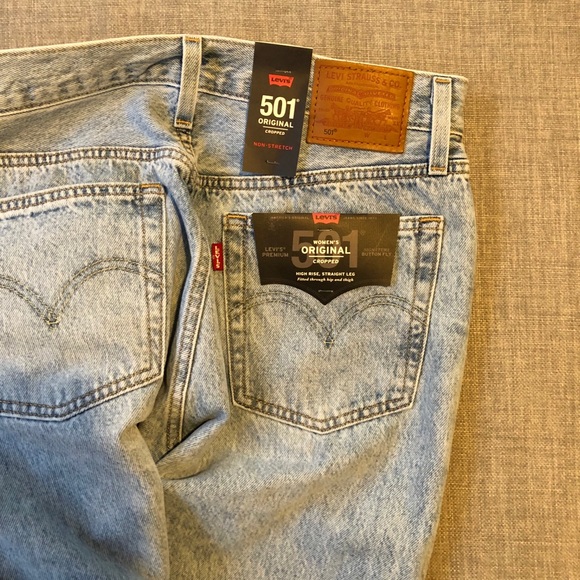 NEW Levi's 501 Original Cropped Women's Jeans - Picture 3 of 4